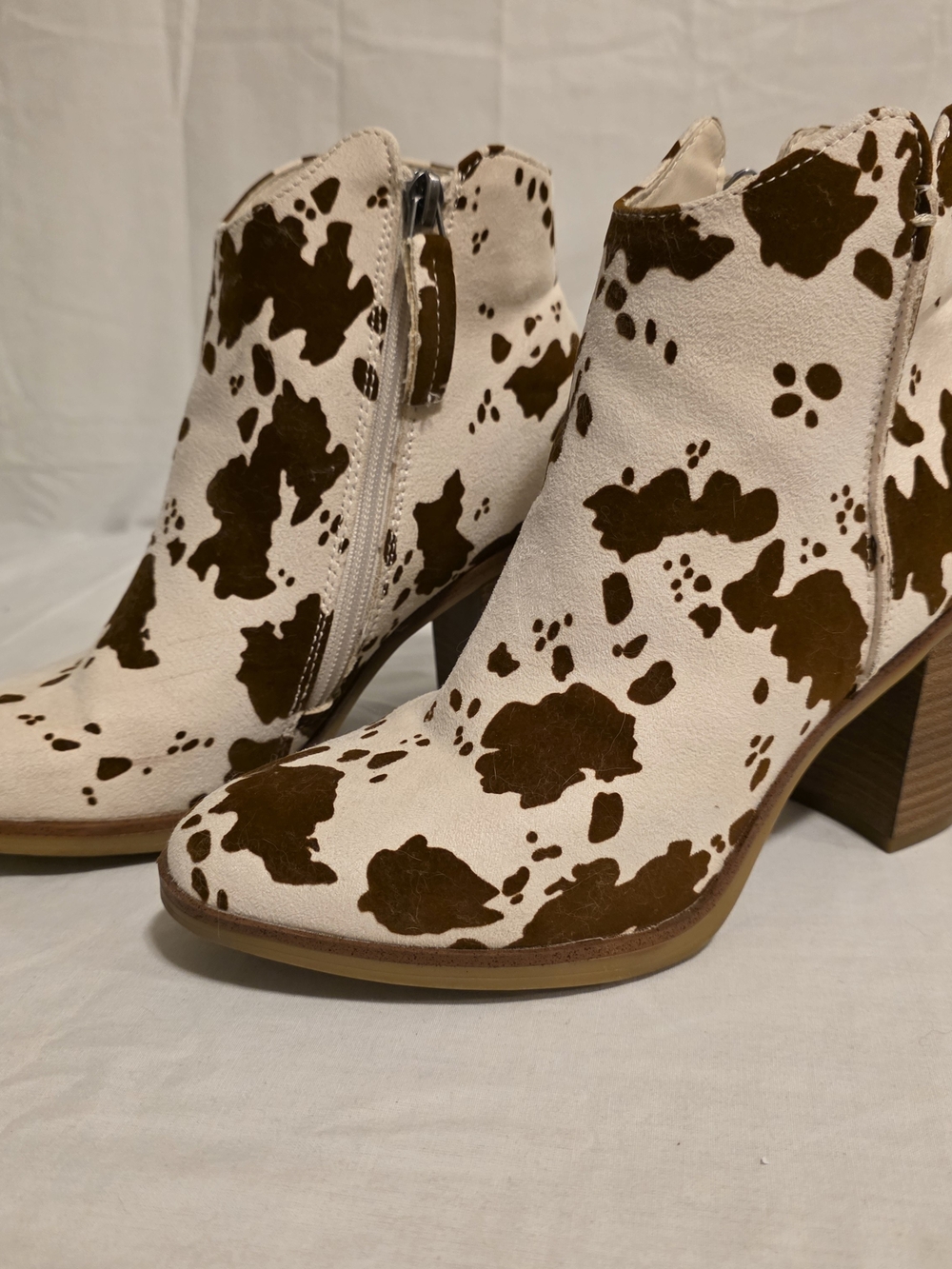 Altar'd State Emery Cow Print Ankle Booties Size 6 Almond toe 3.5" Block Heel